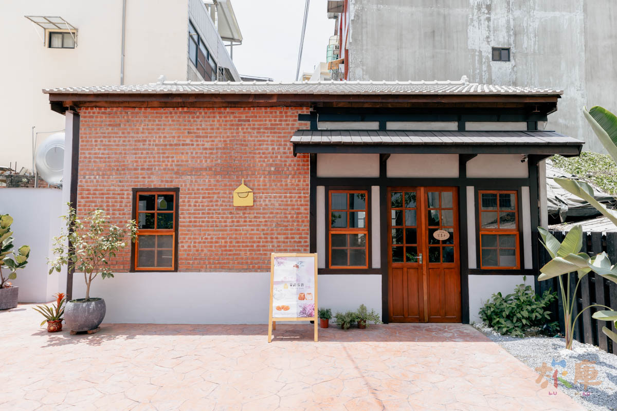 巷弄長壽是一間隱身在市場巷弄的老屋咖啡聽