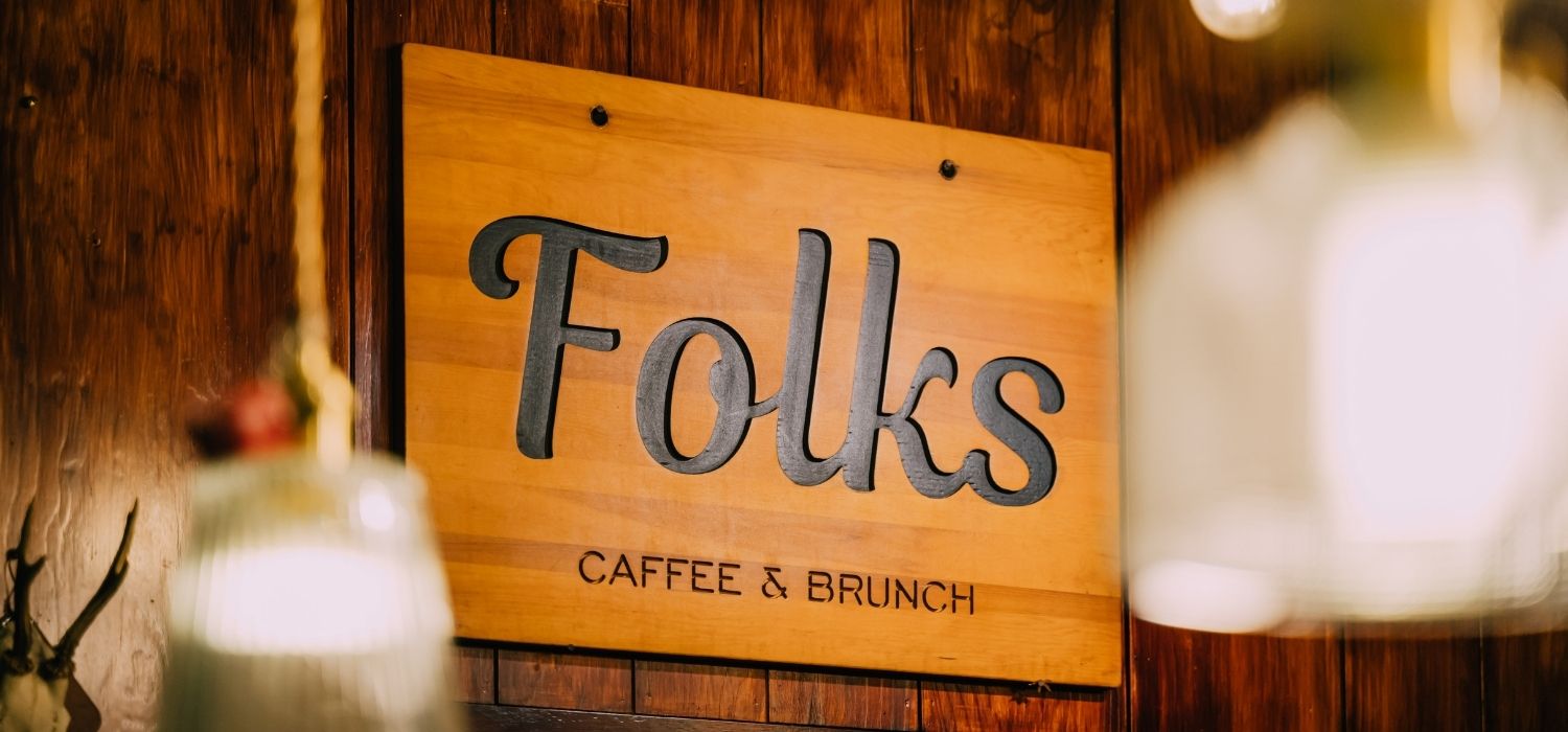 FOLKS│時光凝止的奇幻森林，老診所的家族新篇章│老屋點燈