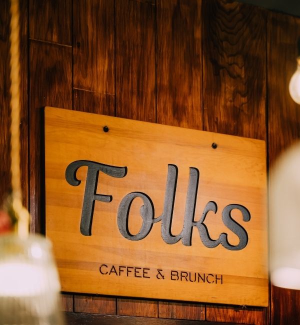 FOLKS│時光凝止的奇幻森林，老診所的家族新篇章│老屋點燈